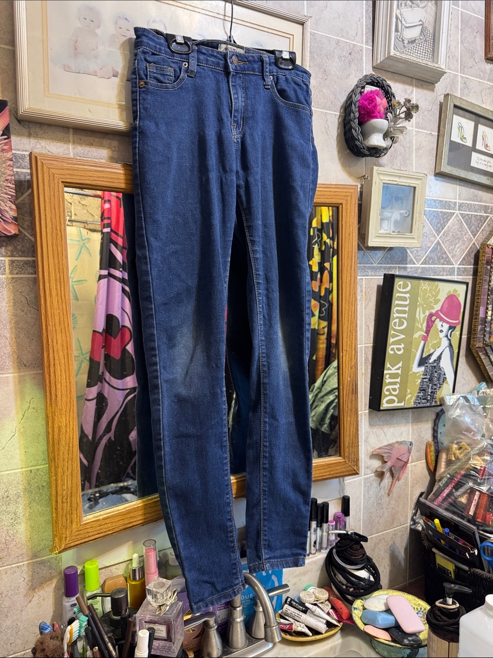 White peak jeans